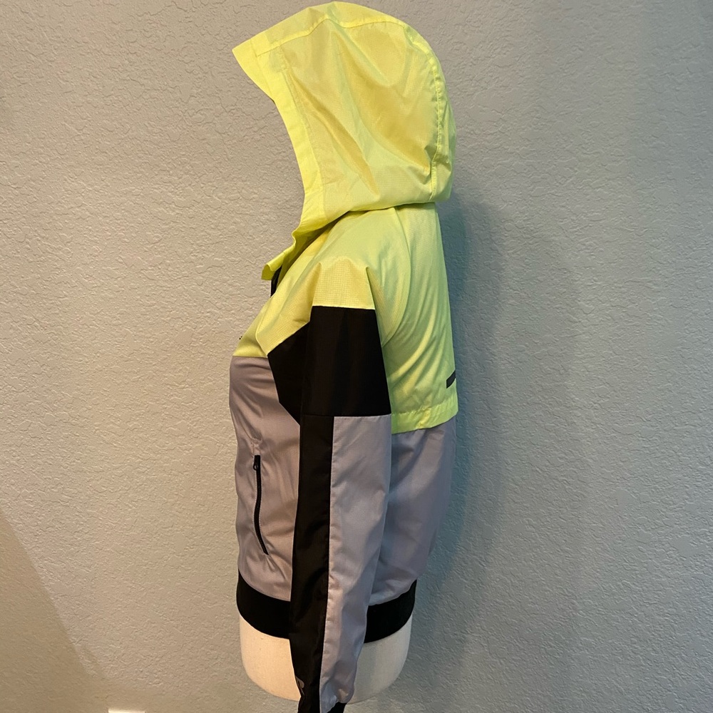 Lightweight jacket - Picture 2 of 4